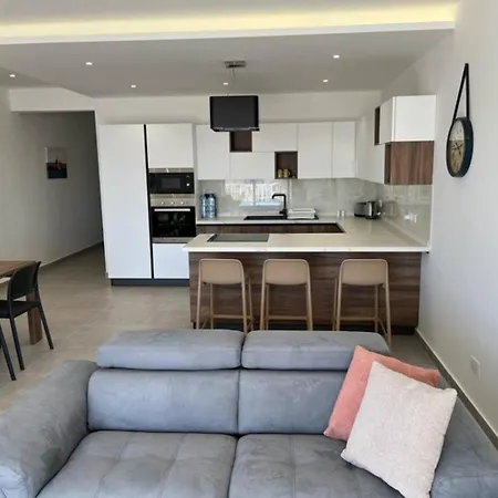 Lovely3bedroom With Garage By Homely *
