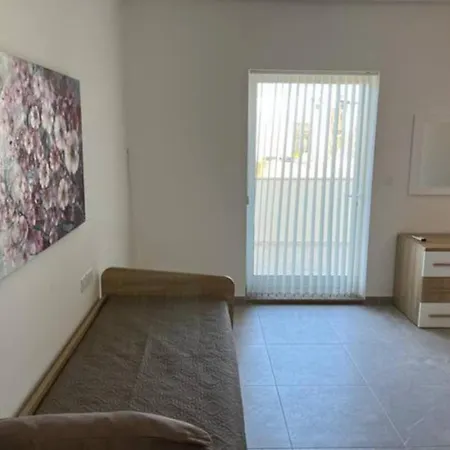 Apartament Lovely3bedroom With Garage By Homely *