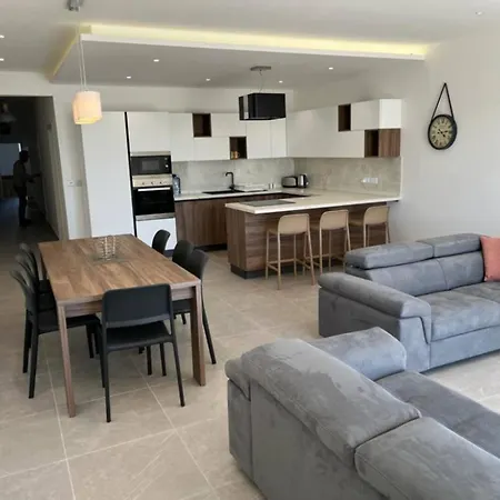 Lovely3bedroom With Garage By Homely Apartament *