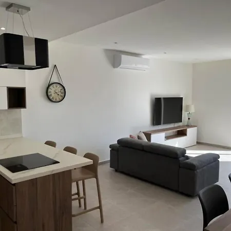 아파트 Lovely3bedroom With Garage By Homely *